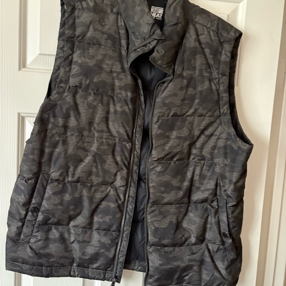 32 Degrees Men's Camo Puffer Vest
